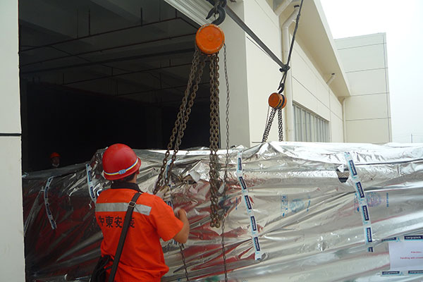 天合光能設備吊裝上樓 天合光能設備吊裝上樓